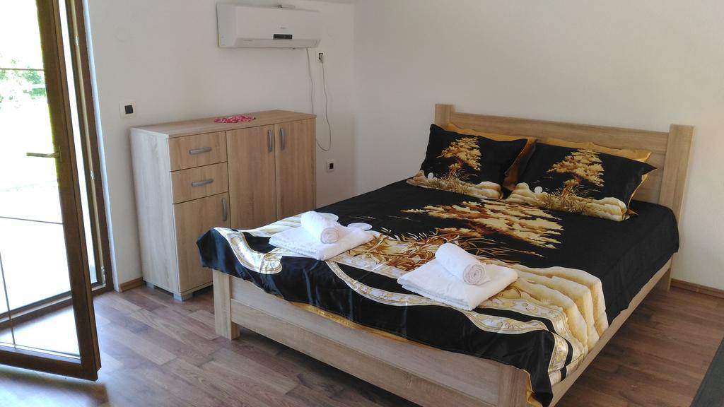 Apartment Mond Virpazar Bagian luar foto