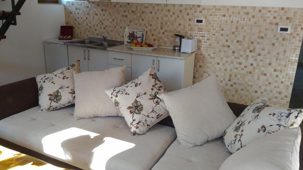 Apartment Mond Virpazar Bagian luar foto