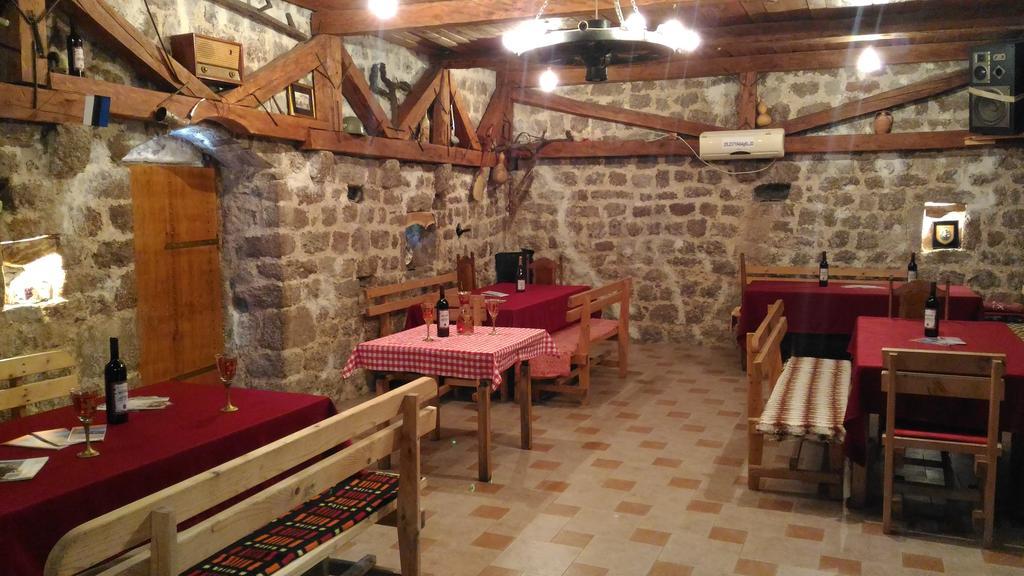 Apartment Mond Virpazar Bagian luar foto