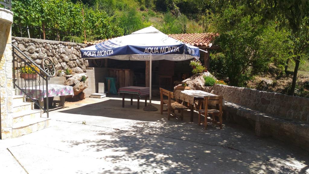 Apartment Mond Virpazar Bagian luar foto